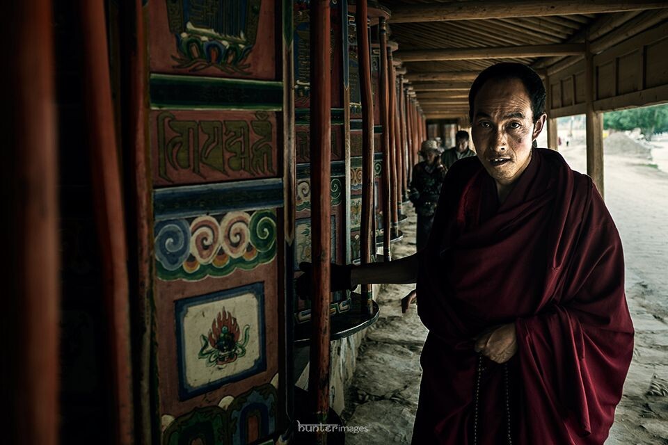 &quot;若以色见我， 以音声求我，是人行邪道， 不能见如来。&quot;