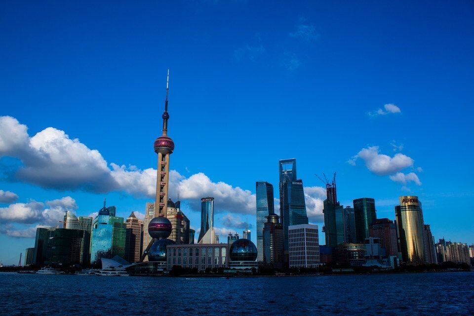 陆家嘴<br />
记得以前同角度有拍过一张。。觉得自己好像退步。。