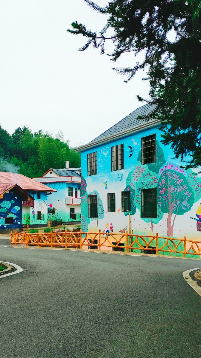 江西万安田北农民画村,现在的新农村建设真是不错