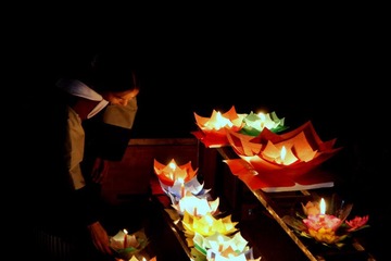 四方街的许愿灯.丽江