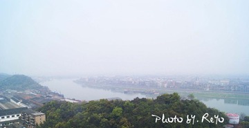 观景台上看资江