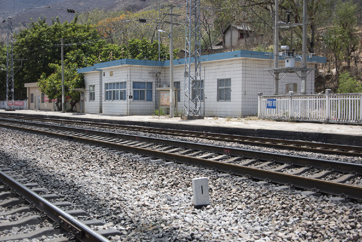 2020年5月26日,成昆铁路新江,师庄,红江,大湾子四站彻底停止运营.