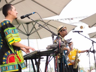 伴奏乐手20110720_170844_103