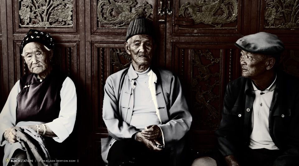 洱海边的老人们 / the elders<br />
