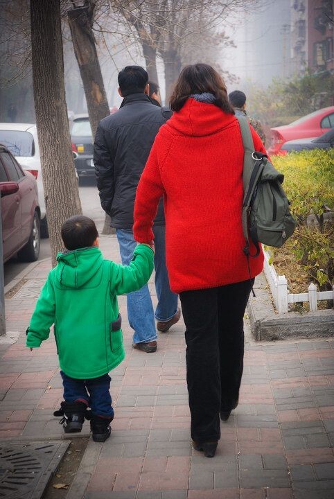 背影 母子<br />

