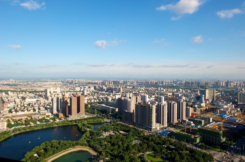 彩电塔上远望沈阳城区 br />