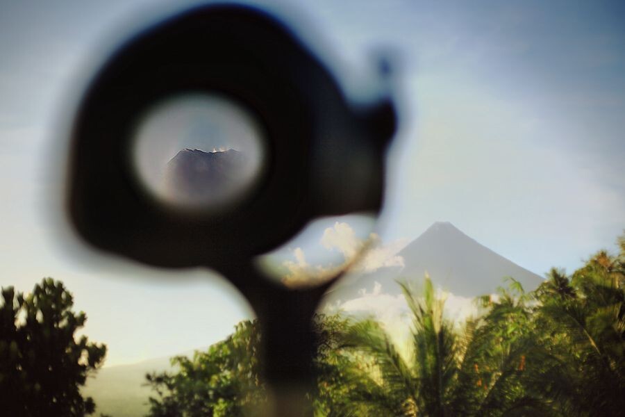 Mayon是世界上最活跃的火山之一，每隔几年就会喷发一次。<br />
