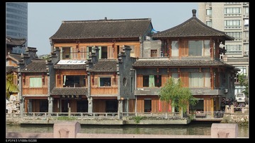 特色河景饭馆