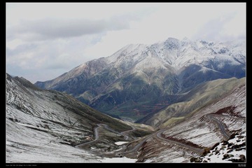 站在四千多米的雪山上