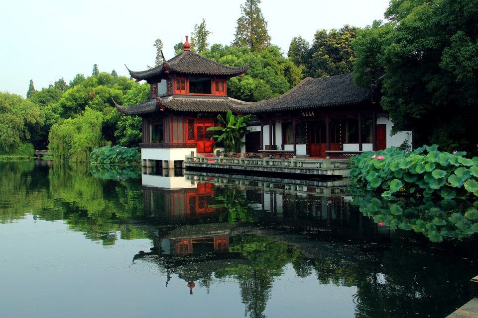 亭台楼阁<br />
