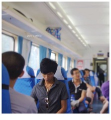火车上的人