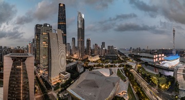 华灯初上的珠江新城