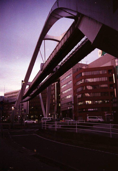 钢铁都市<br />
