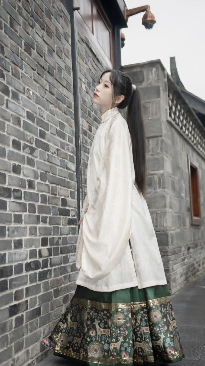 汉服现代混搭马面裙