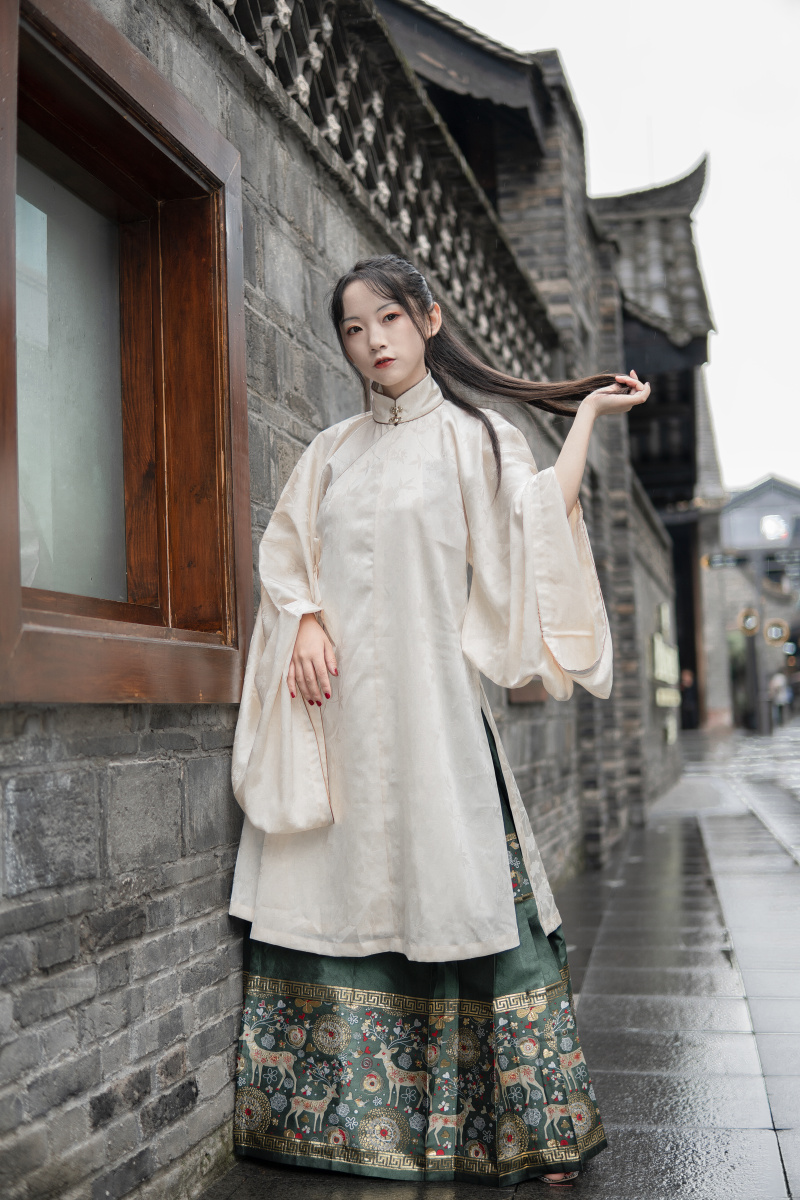 汉服现代混搭马面裙