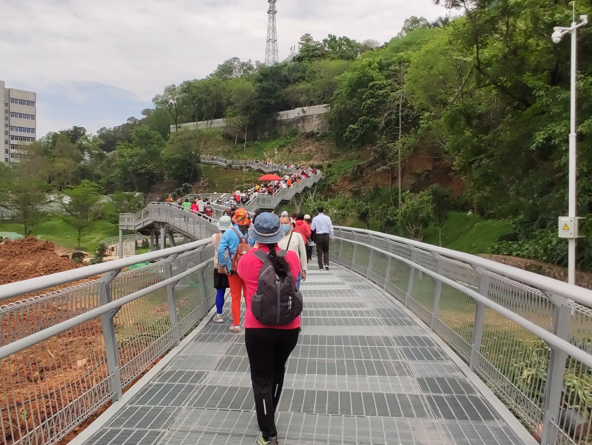云道弯弯61广州越秀山雕塑公园空中走廊段