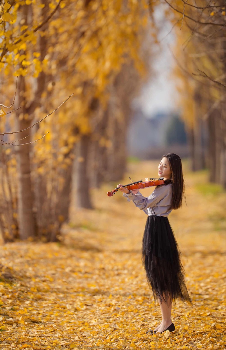 叶黄,清纯,少女,秋天里的美丽风景线!
