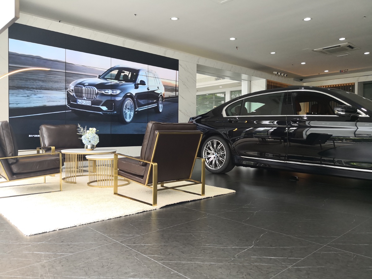 两天时间全面升级佛山街大型豪华车销售展厅