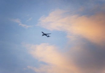 796493