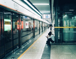 426343