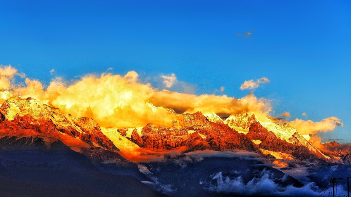 《消失的地平线》中神秘的香格里拉,就不要错过梅里雪山"日照金山",你