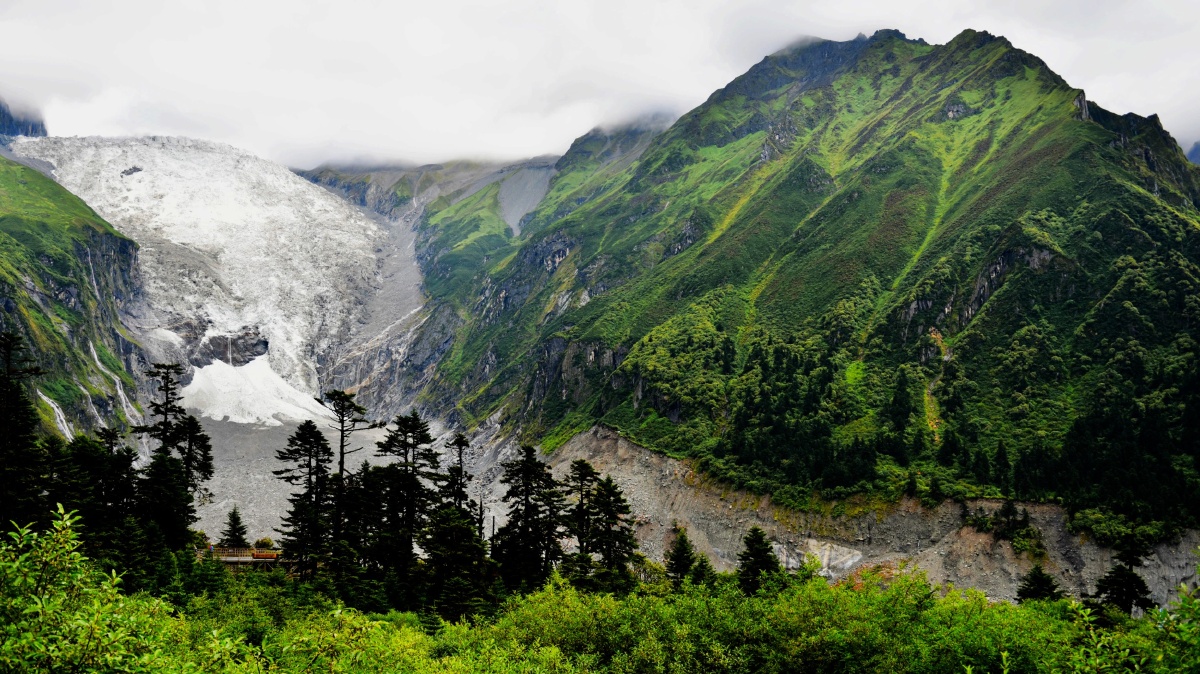 贡嘎雪山春色浓:海螺沟四号营地观贡嘎雪山! - 品味生活美好 - 图虫