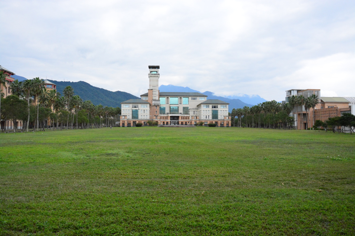台湾花莲的东华大学跟龚俊的母校同名