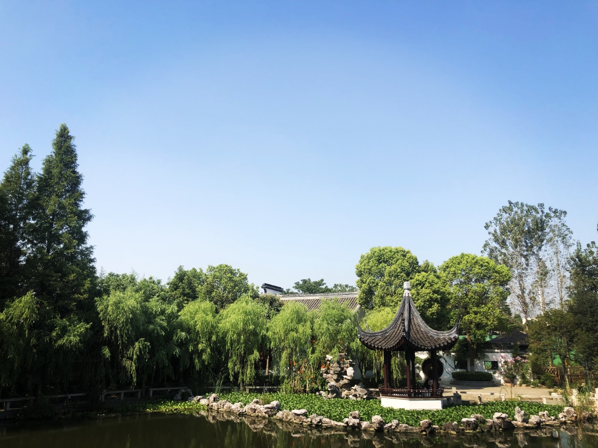 小镇中式园林自然风景