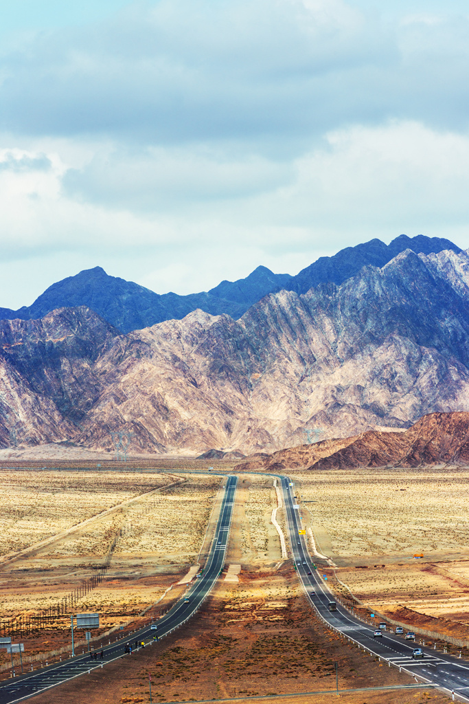 柳格高速大柴旦至敦煌公路风景