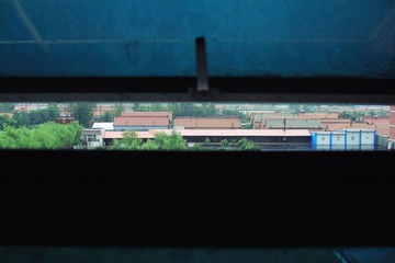 始终看窗外