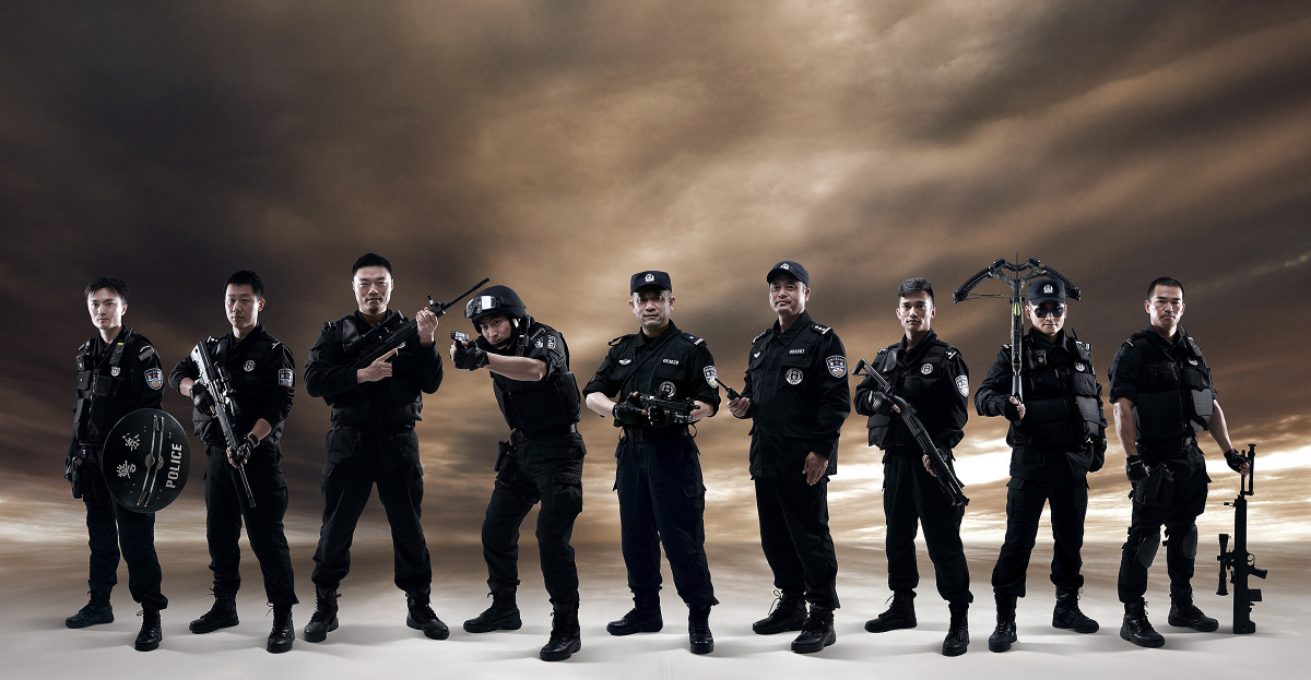 受邀拍摄本市某区的特警战士,一展男儿本色那一桶秋关注