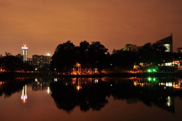 夜色华园，白墨，土木与交通学院，13539934311.JPG