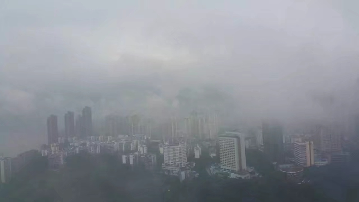 感受下雾都的雾,名副其实的雾都 重庆!