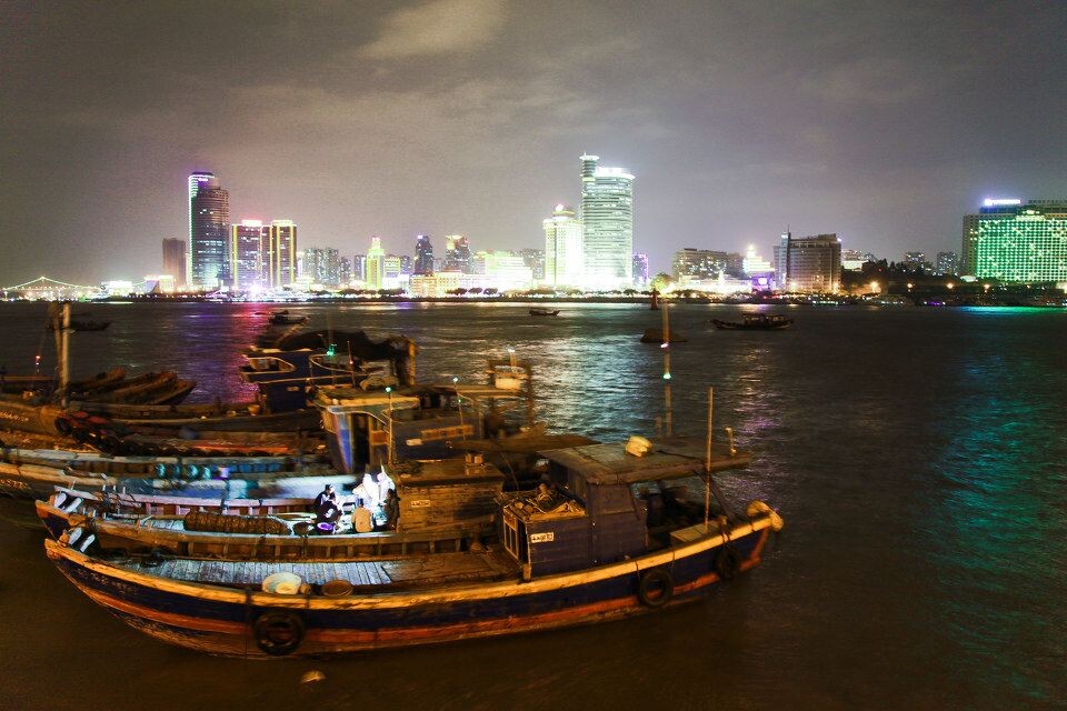 港<br />
