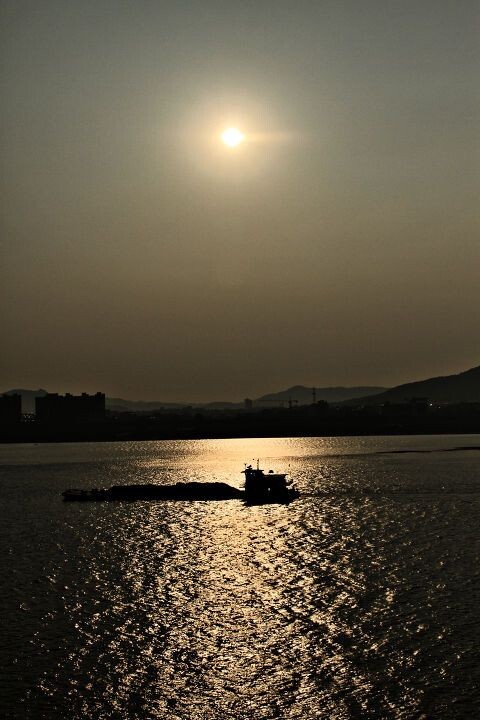 湘江沙船<br />
