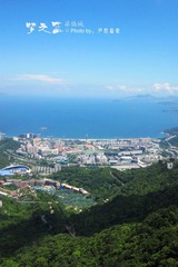那团白云背后的蓝天。。（2011-7-31于深圳东部华侨城）