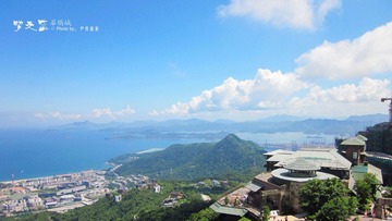 那团白云背后的蓝天。。（2011-7-31于深圳东部华侨城）
