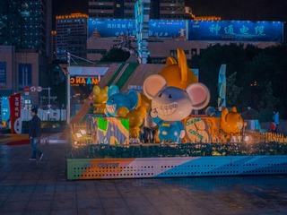 89125