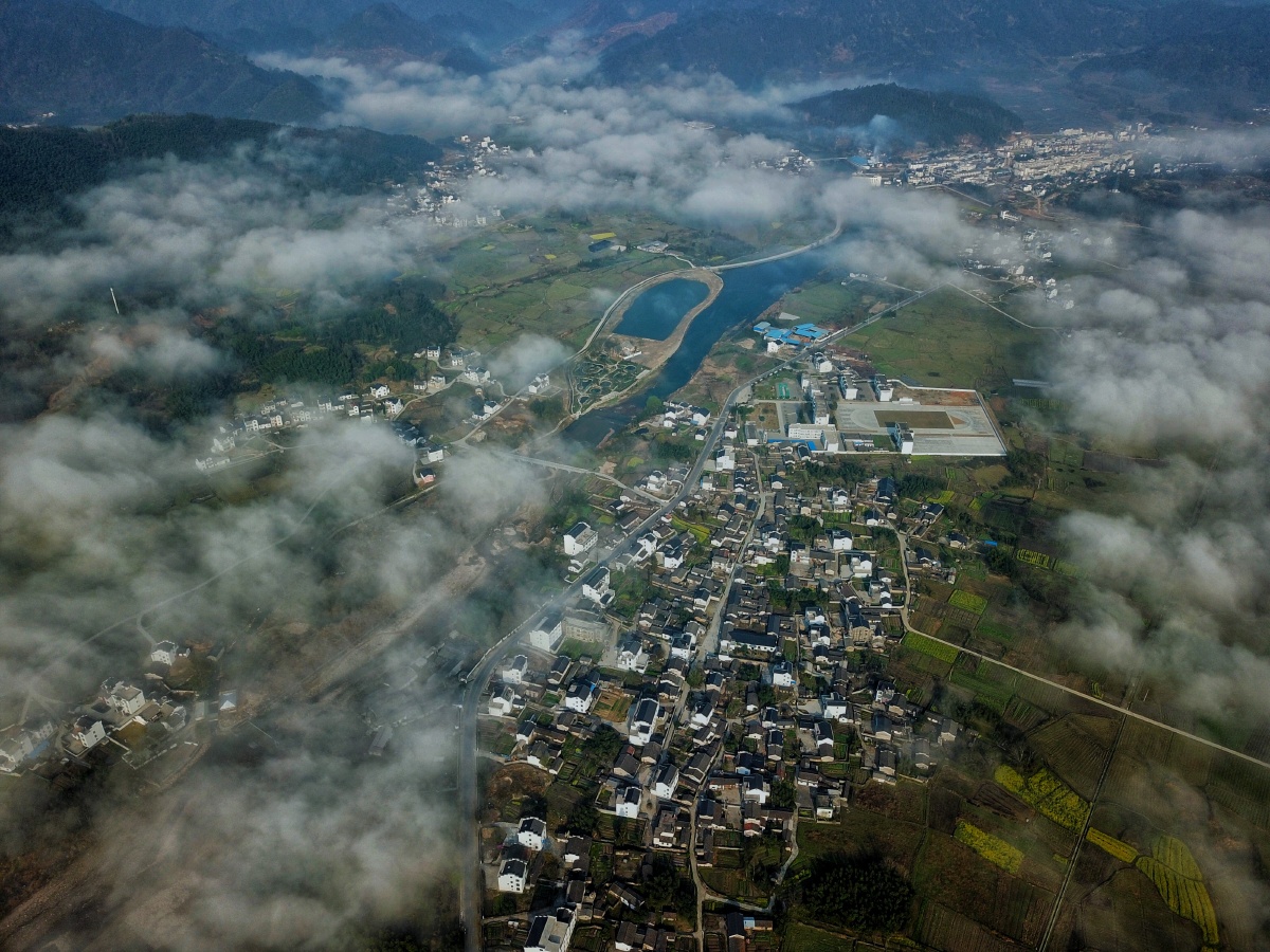 焦村镇黄山西大门