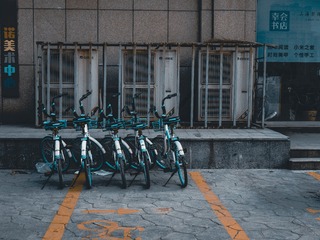 2123604