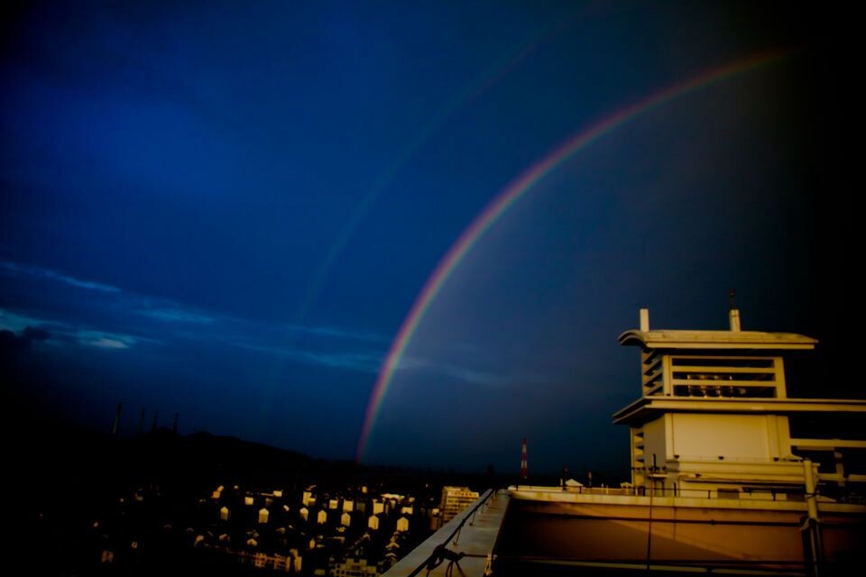 七夕彩虹04，椒江<br />
2011年七夕节，台风“梅花”来临前，在28楼顶冒雨抢拍