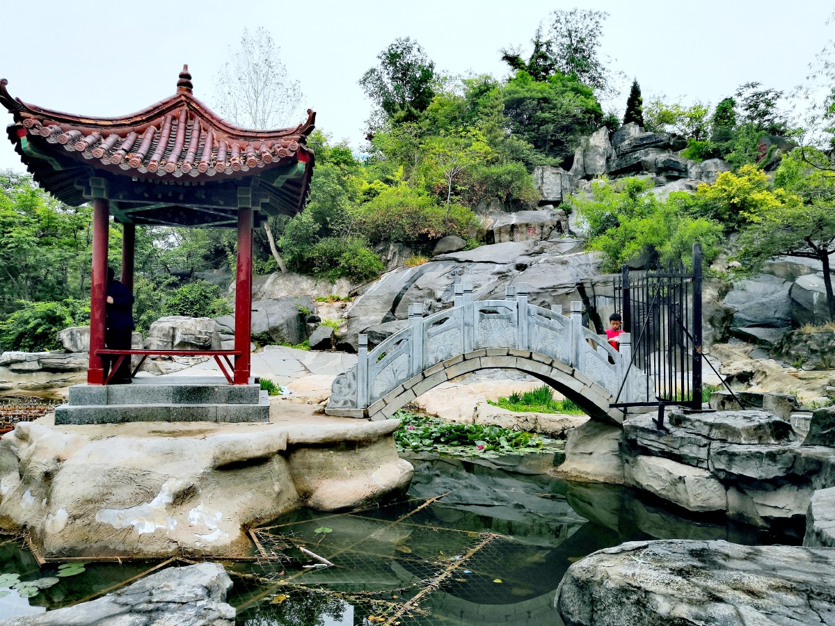 济南,齐烟九点,凤凰山上