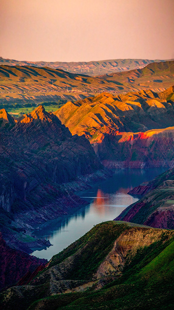 肯斯瓦特湖新疆紫泥泉