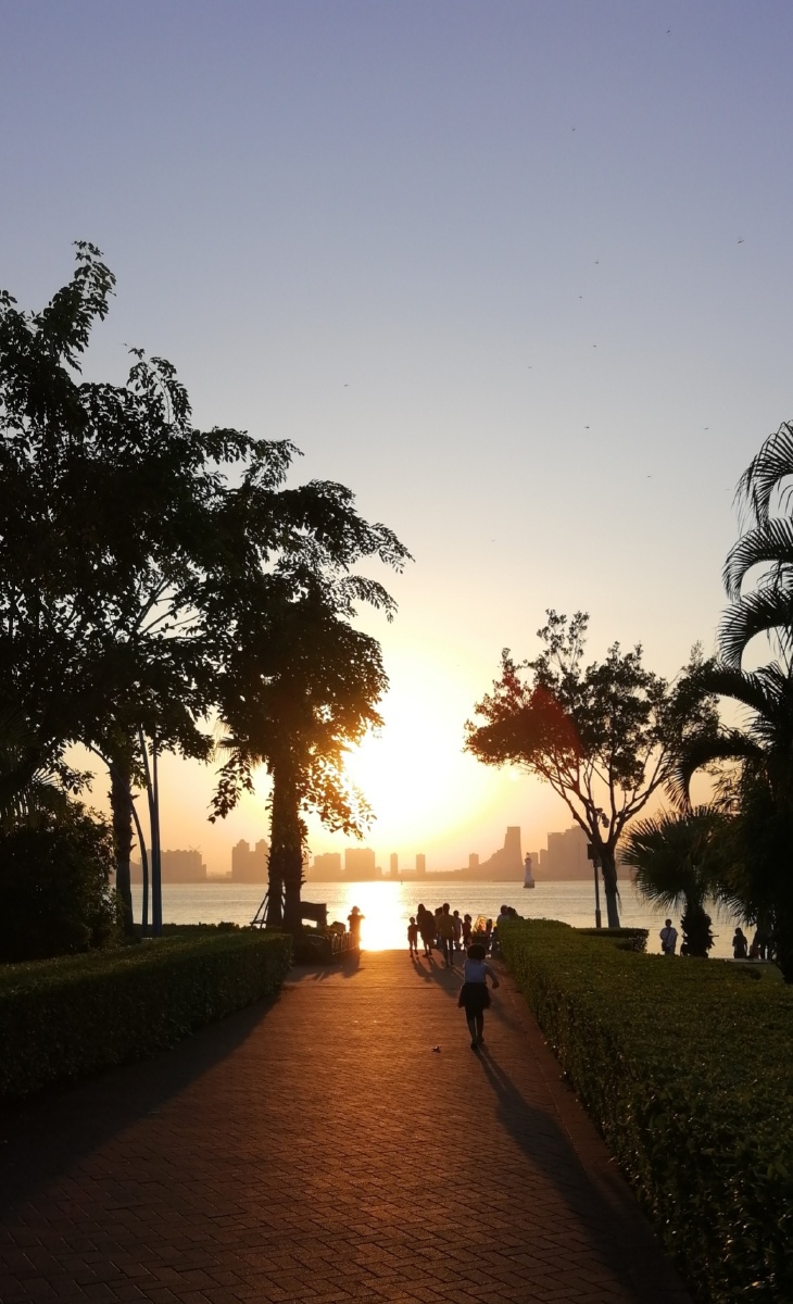 夕阳下的厦门西堤原图