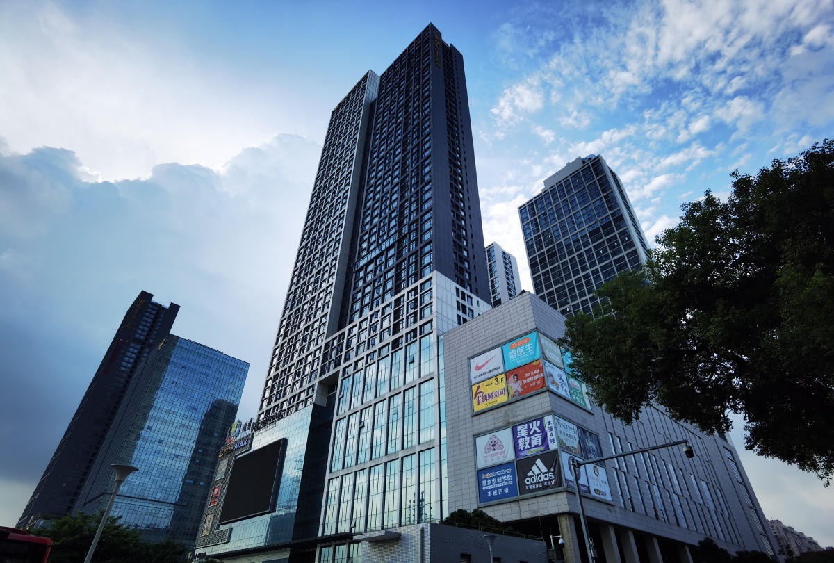 城市瞬间戚伟雄摄于广东佛山南海桂城