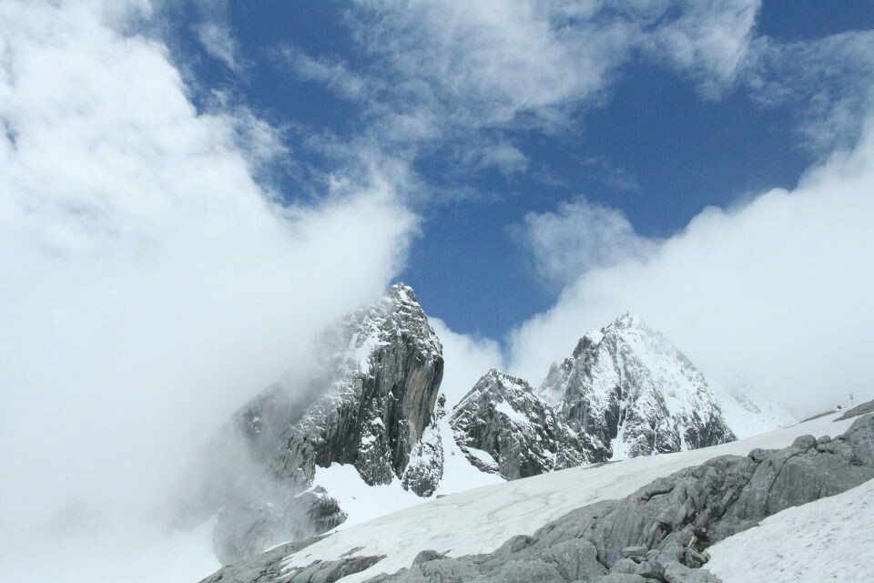 玉龙雪山<br />
