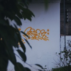 1695724