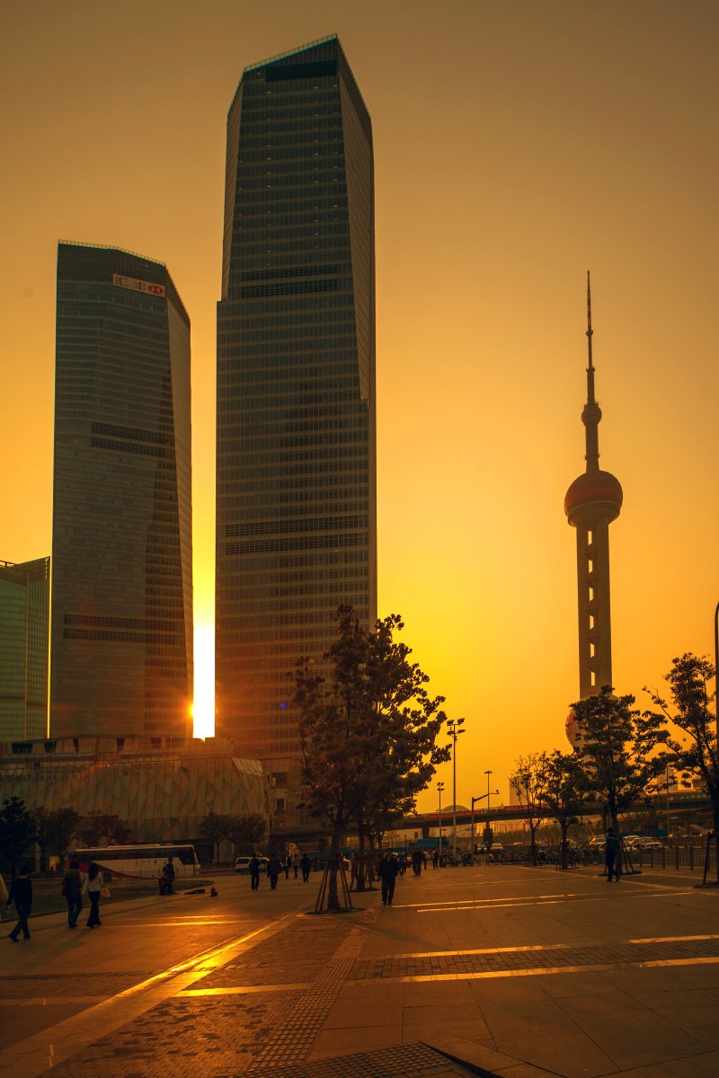 晨光里的东方明珠