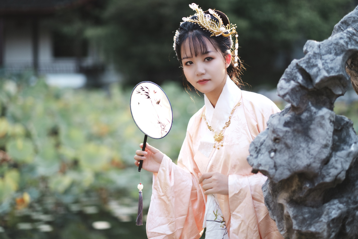 上海约拍写真古风汉服cos红楼梦薛宝钗篇可叹停机德堪怜咏絮才玉带