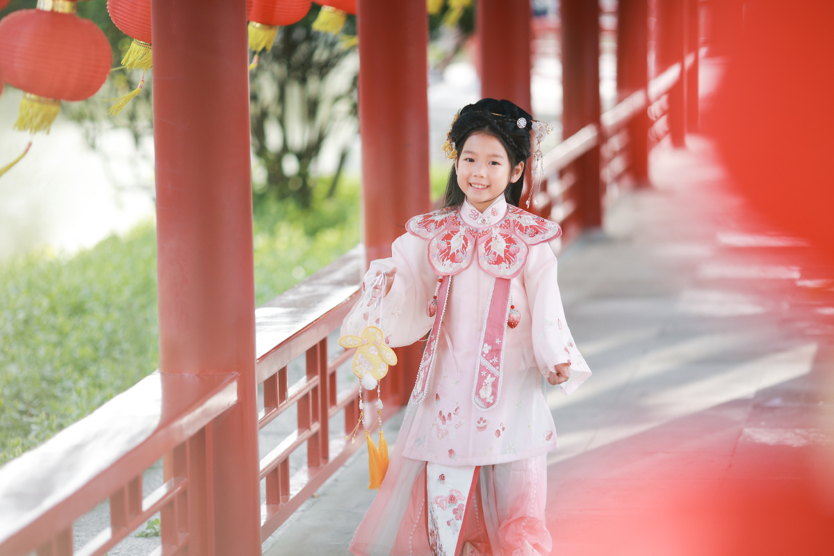 摄影儿童写真萌娃亲子广富林遗址古风汉服小清新夏天旅拍跟拍旅游打卡